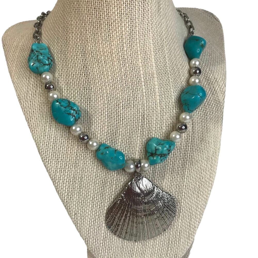 Clam Shell Princess Necklace Turquoise with Clam Dangle Drop Earrings - Picture 4 of 8